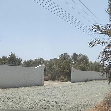 Village Villa, Cyprus, Salt-water Pool, 5 Bedrooms, Larnaca Willa