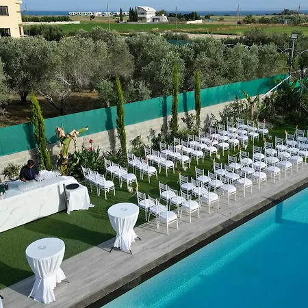 Willa Village Villa, Cyprus, Salt-water Pool, 5 Bedrooms, Larnaca Kiti