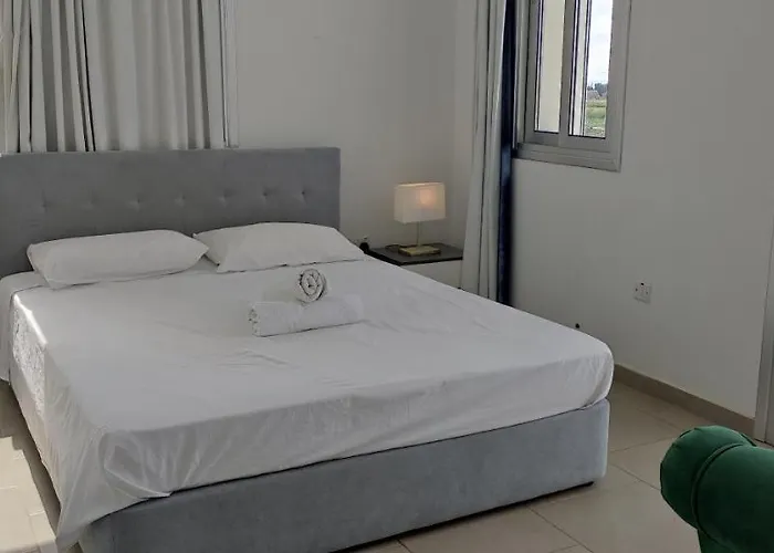 Villa Village Villa, Cyprus, Salt-water Pool, 5 Bedrooms, Larnaca