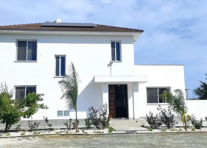 Village Villa, Cyprus, Salt-water Pool, 5 Bedrooms, Larnaca Villa Kiti