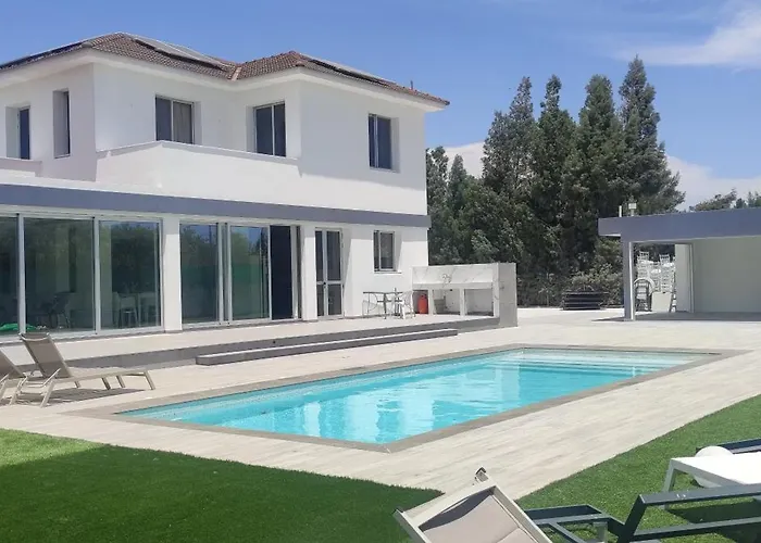 Village Villa, Cyprus, Salt-water Pool, 5 Bedrooms, Larnaca Kiti